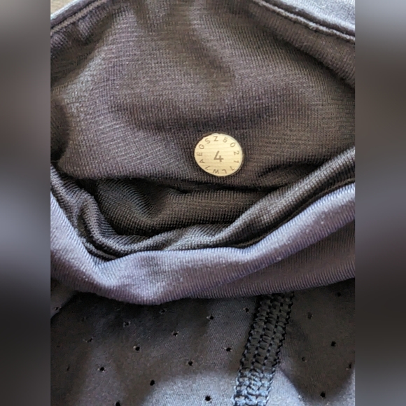 Lululemon Blue Running Shorts Sz 4 - Picture 2 of 5